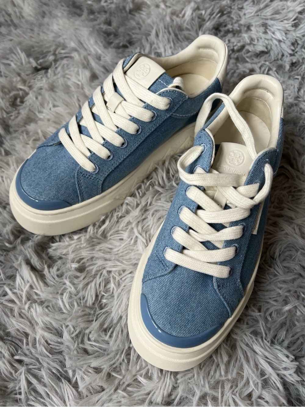 Tory Burch Denim Ladybug Platform Sneakers in Light Blue and Cream Size: 5.5 - Picture 3 of 8